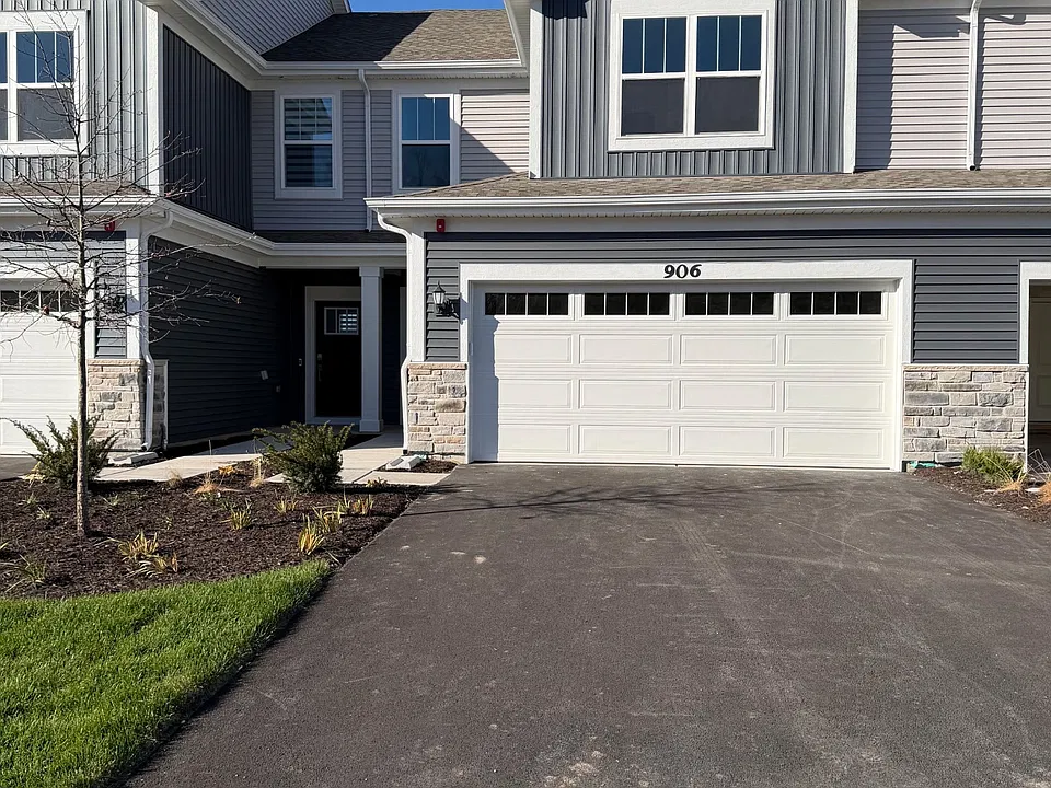 906 Shagbark Ln