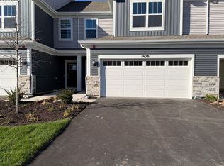 906 Shagbark Ln, West Dundee, IL 60118