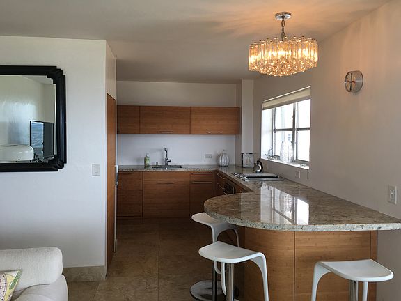 3rd image of 2842 N Ocean Blvd #9