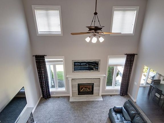 2nd image of 10925 Quail Hollow Dr