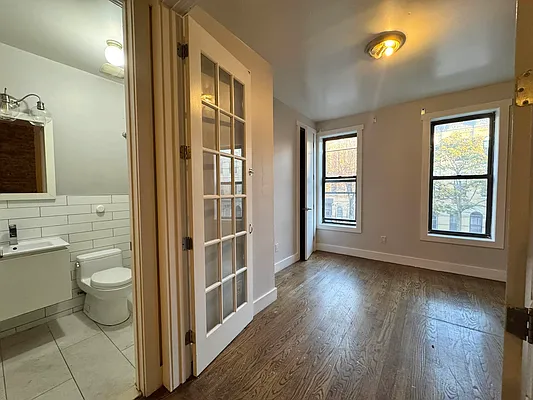 Living room, photo 1