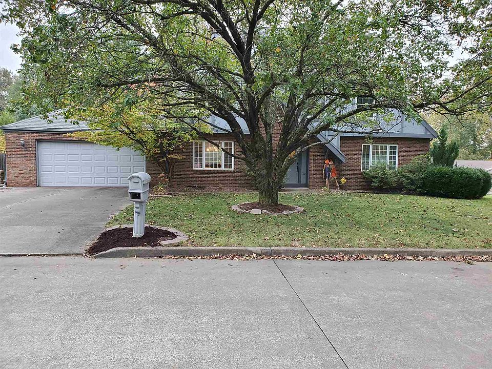 1st image of 3600 Eastbrooke Dr
