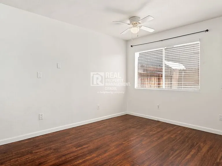 3009 Canyon Crest Dr #B — Photo 18