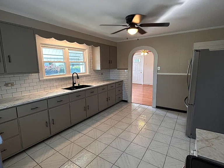830 Brook St #830 — Photo 8