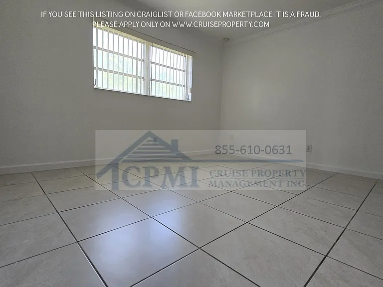 555 S Luna Ct Hollywood, FL 33021 — Photo 8