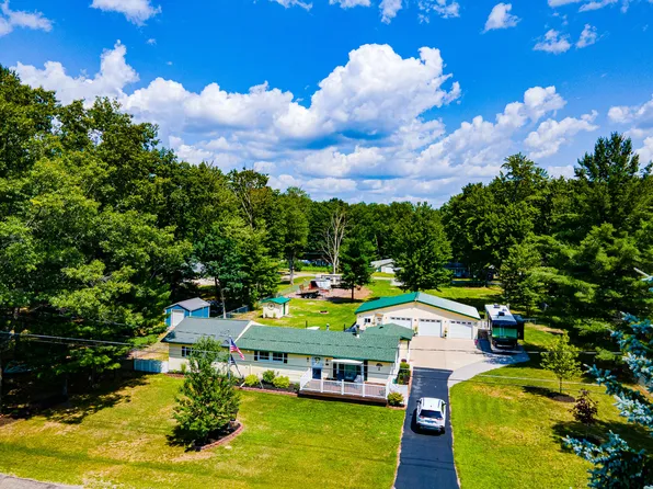 212 Leisure Dr, Roscommon, MI 48629