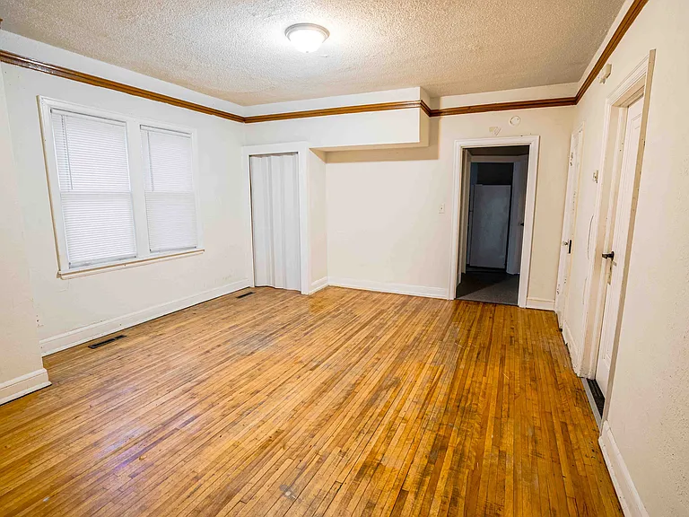 2901-2903 James Ave N #1 — Photo 4