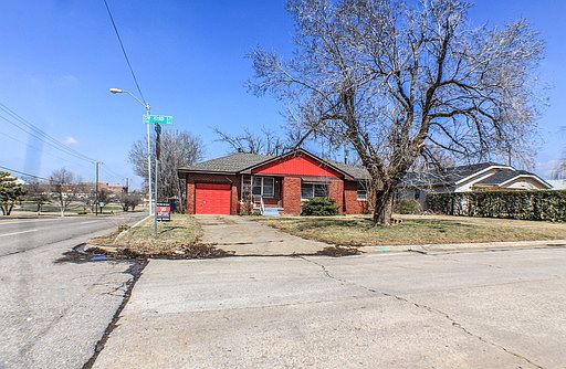 1st image of 429 SW 42nd St