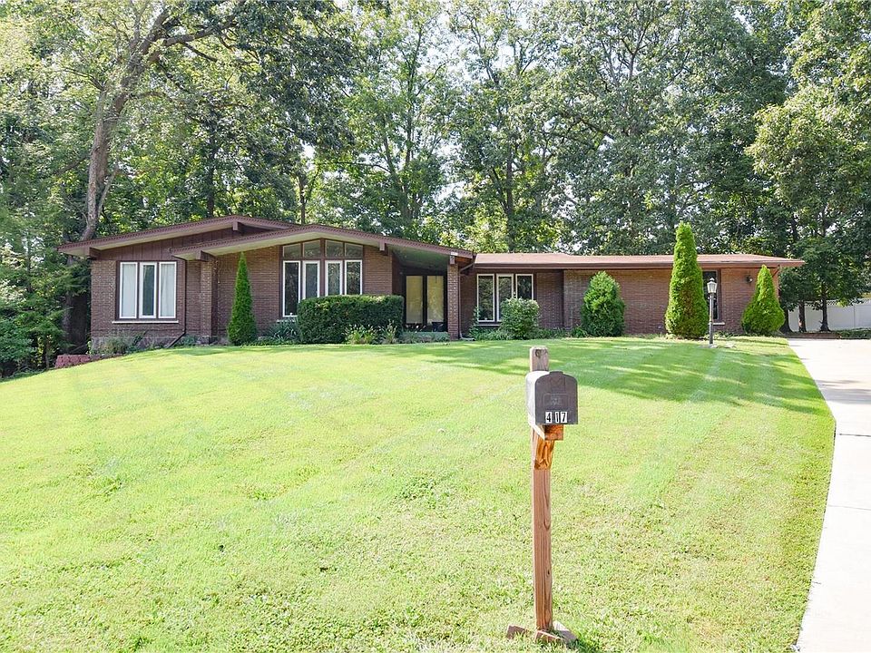 1st image of 417 Oakmont Cir