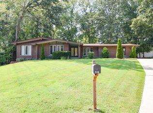417 Oakmont Cir, Ballwin, MO 63011