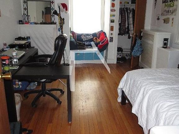 4th image of 54 Egmont St APT 06