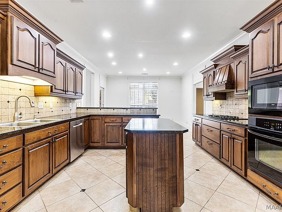 5th image of 8497 Rockbridge Cir