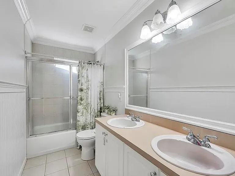 18 Hillcrest St #2 — Photo 13