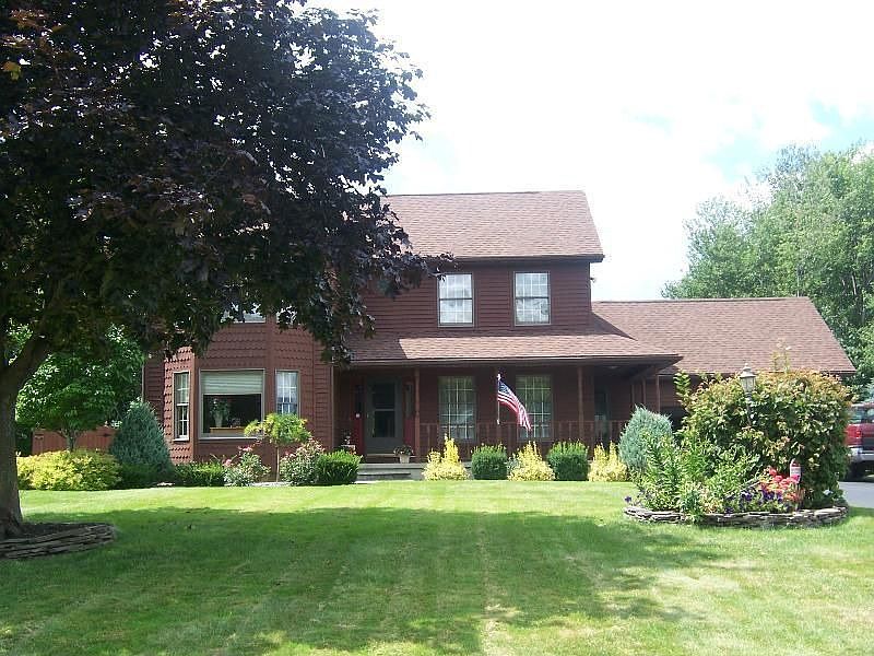 1st image of 14 Pippin Wood Dr