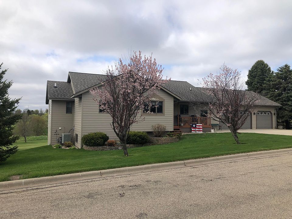 1st image of 806 Golf View Dr