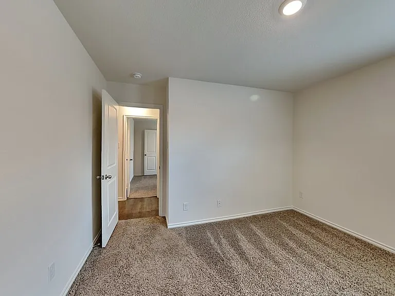 2909 Menguita St — Photo 14