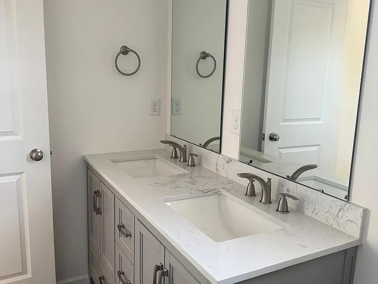 2022 N Weller Ave #B — Photo 12