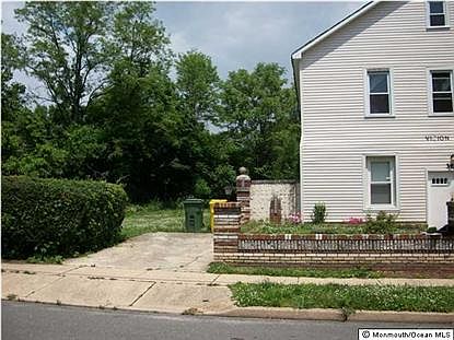 2nd image of 365 Bergen Ave