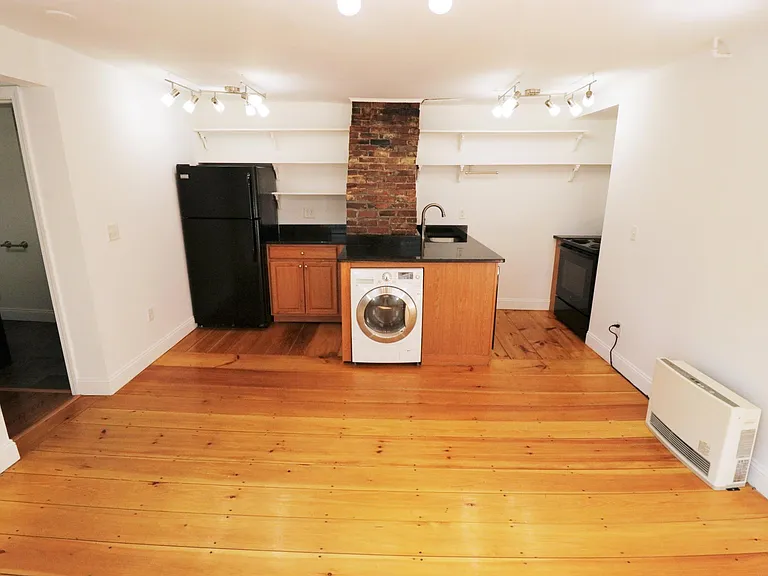 812 Congress St #2 — Photo 2