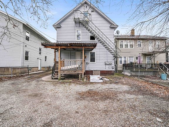4th image of 1355-57 West Blvd #8ad2737da