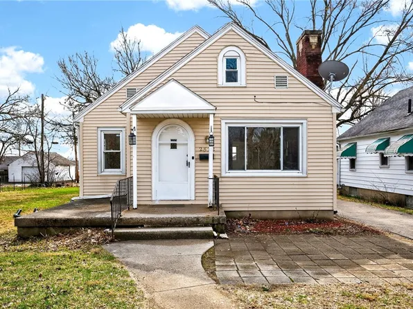 2822 W Hillcrest Ave, Dayton, OH 45406