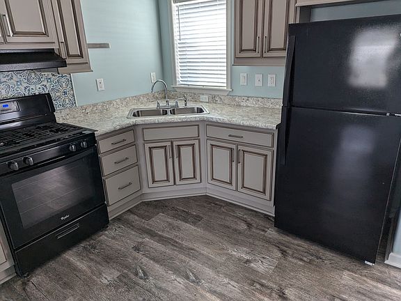 2nd image of 104 1st Ave