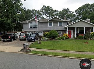 52 Western Dr, Howell, NJ
