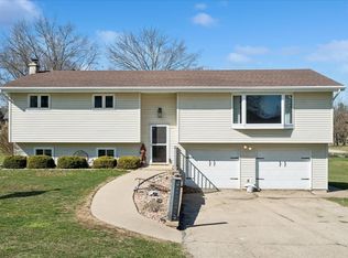 10629 Jolene Ln, Dubuque, IA 52001