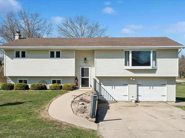 10629 Jolene Ln, Dubuque, IA 52001