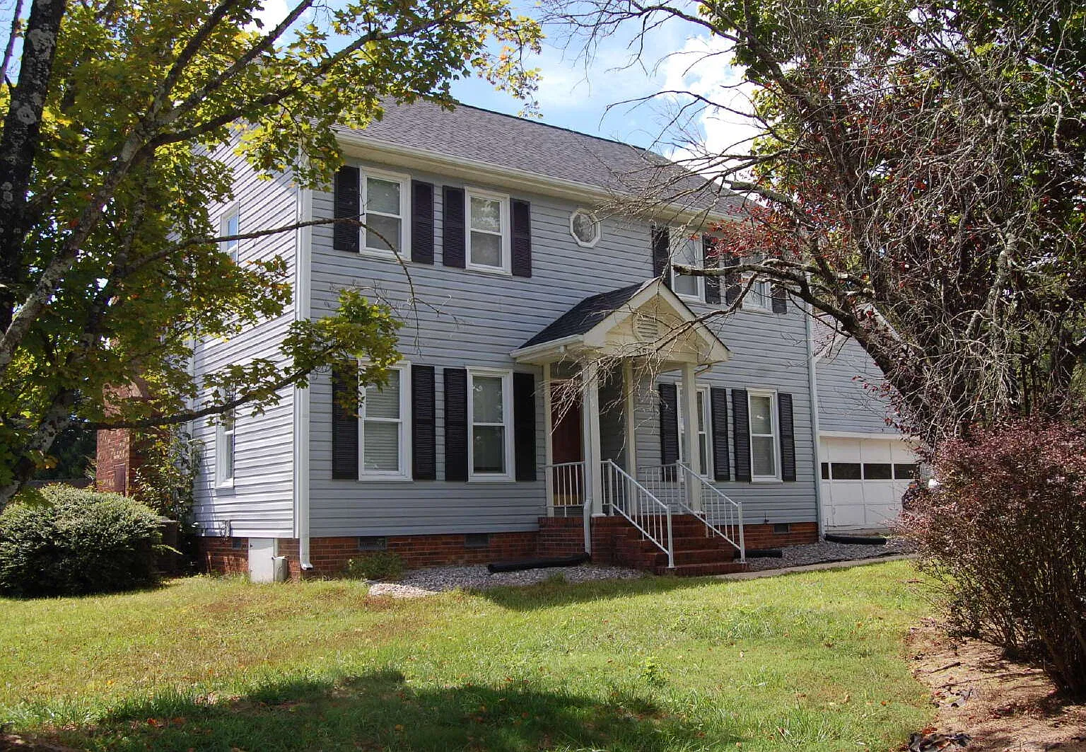 4 bed, 2.5 bath, 2414 sqft, $2,425 — Photo 1
