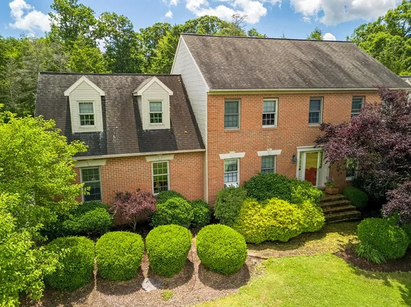 106 Woodhouse Ct, Wellsboro, PA 16901