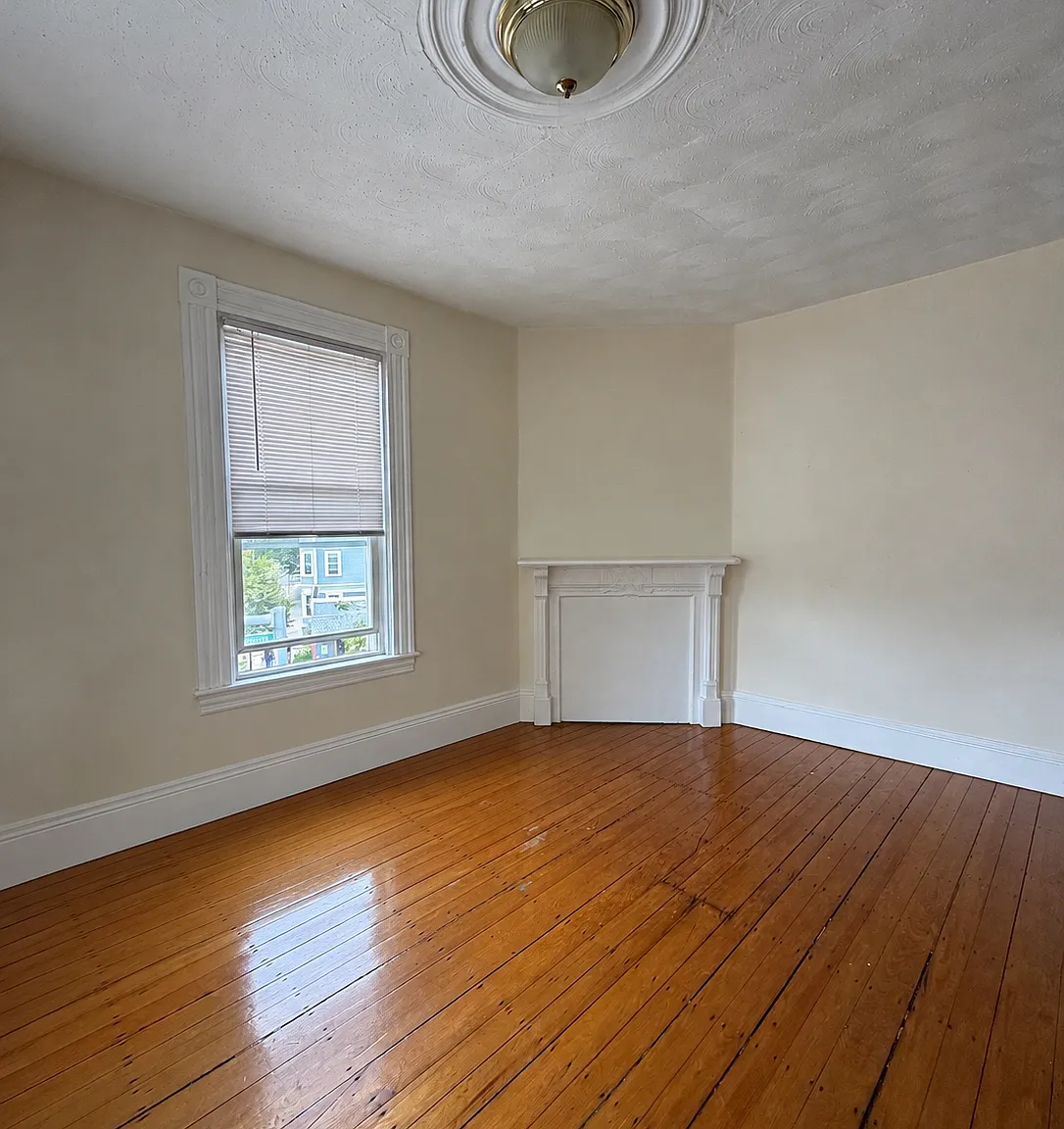4 bed, $4,200 — Photo 3