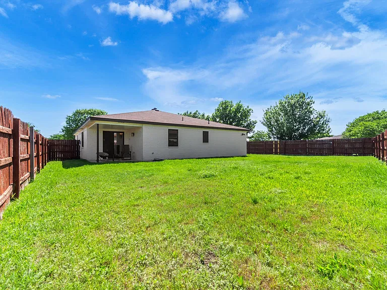 2601 Coy Dr — Photo 26