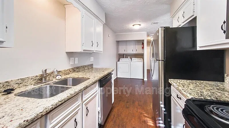 2 bed, 1.0 bath, 930 sqft, $1,195 — Photo 4