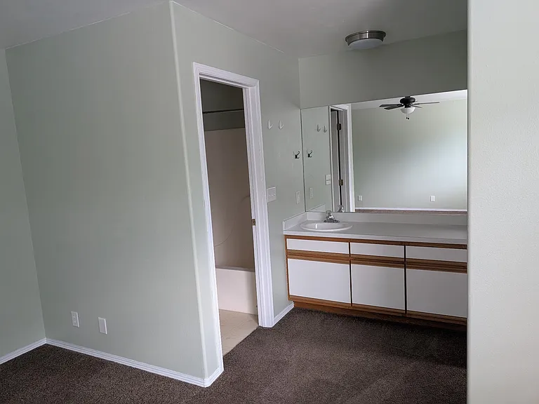 123 Lambert Ct — Photo 4