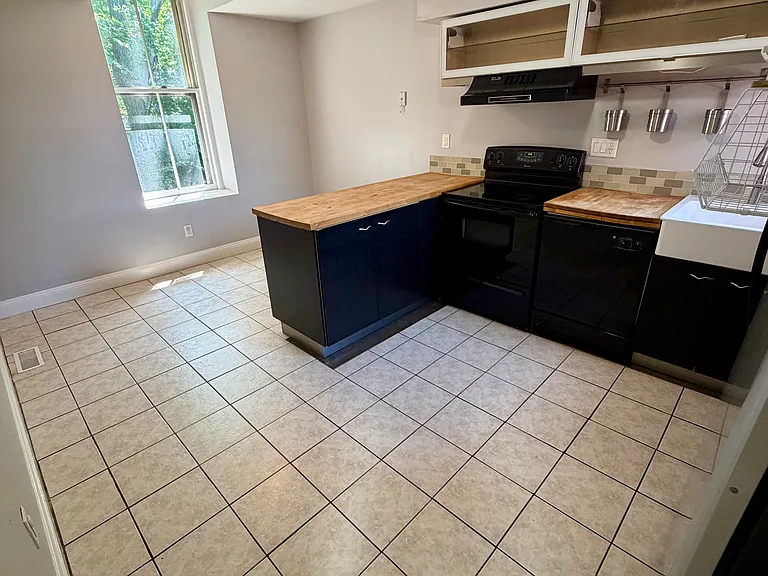 2140 Saint James Ave #3 — Photo 9