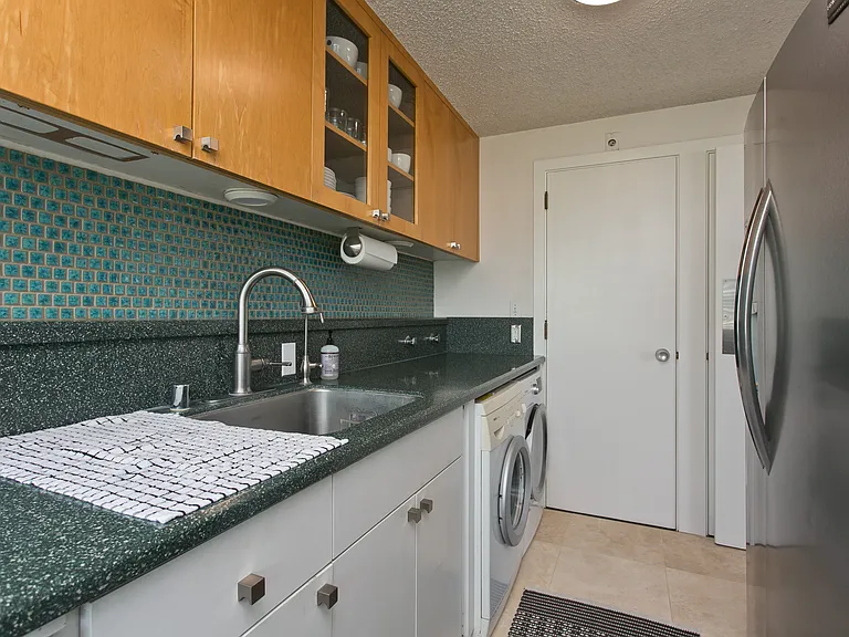 2015 Ala Wai Blvd #9C — Photo 10