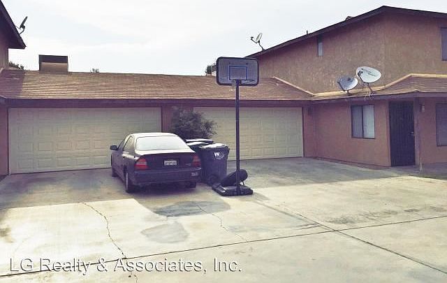 2nd image of 540 E Lancaster Blvd #B
