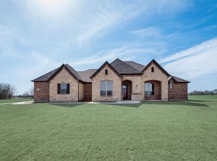 1033 Canyon Lake Rd, Wills Point, TX 75169