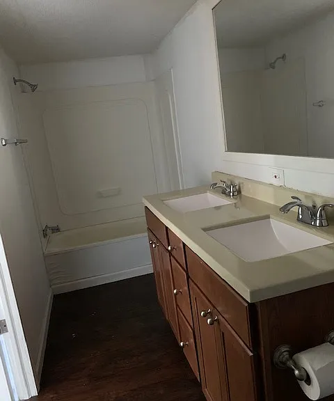 2521 Michigan Ave #P — Photo 6
