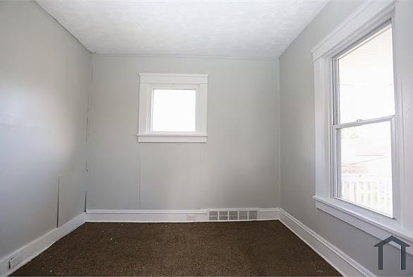1st image of 9616 Nelson Ave #Up