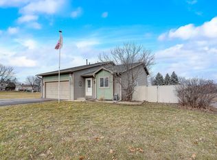 6535 175th St W, Lakeville, MN 55024