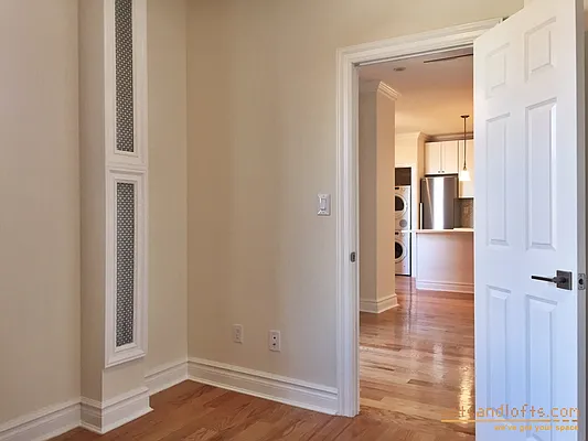 Rented by aptsandlofts.com | media 35