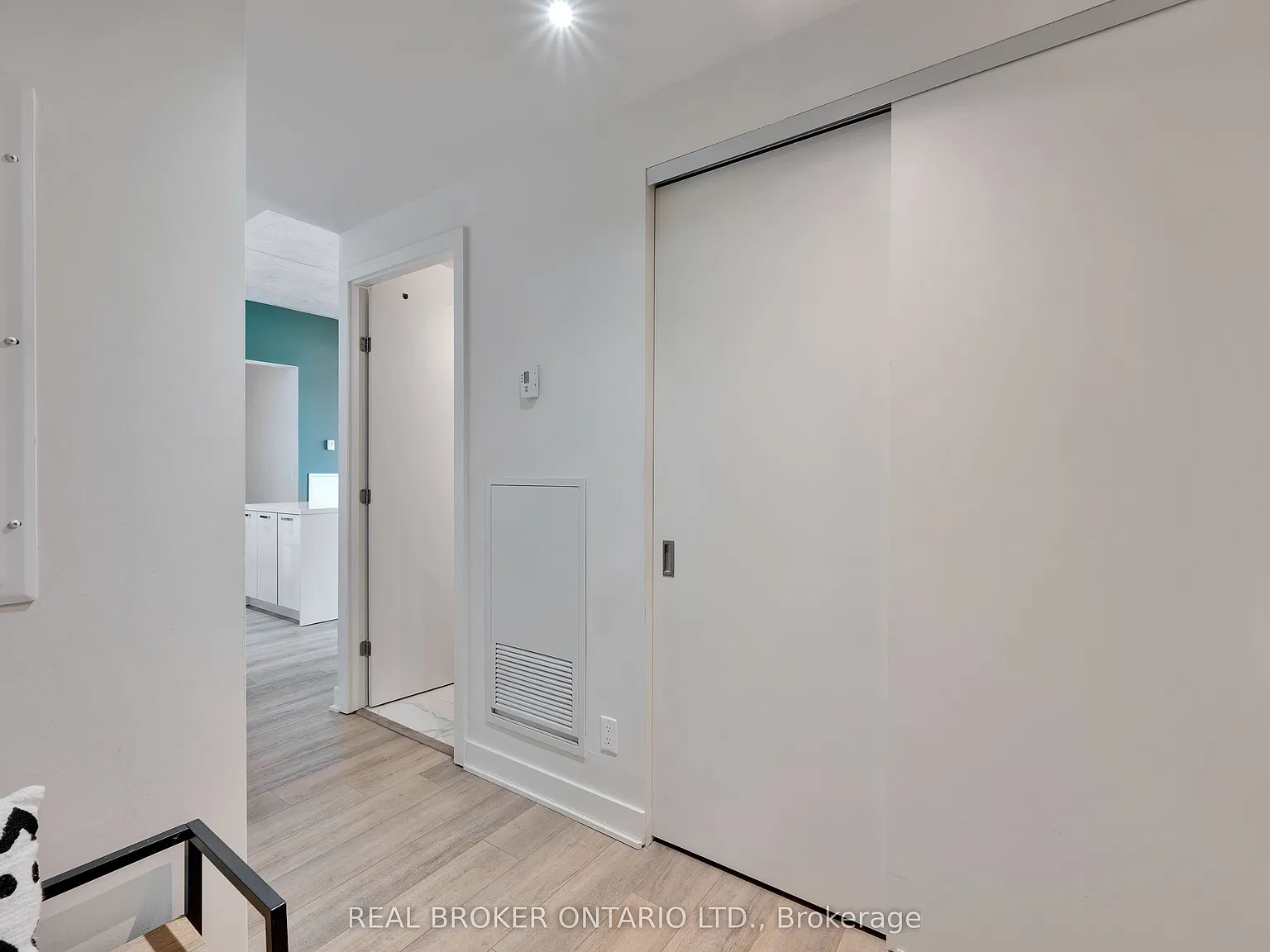 2 bed, $3,200 — Photo 3