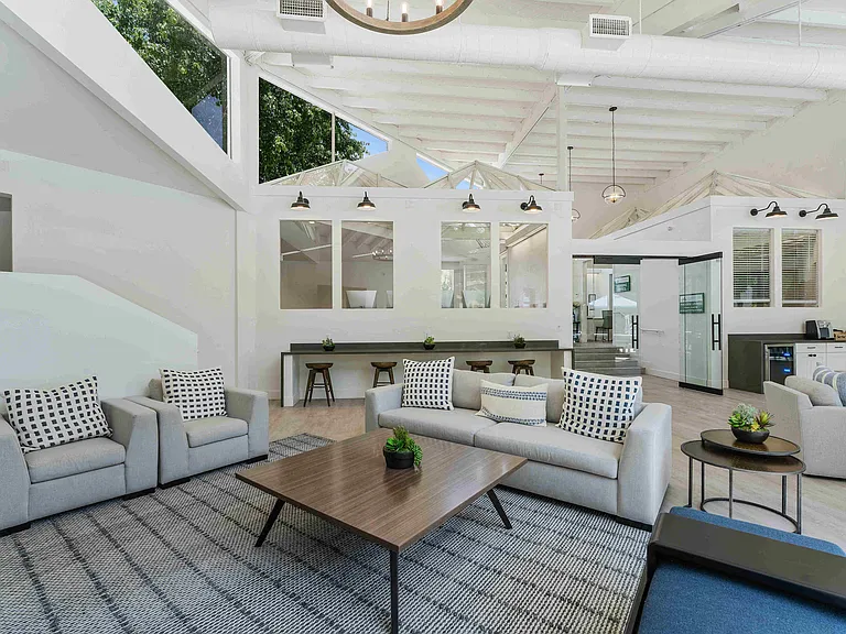 Kensington Park Apartments — Photo 48