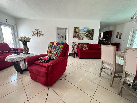 4th image of 801 NW 171st Ter