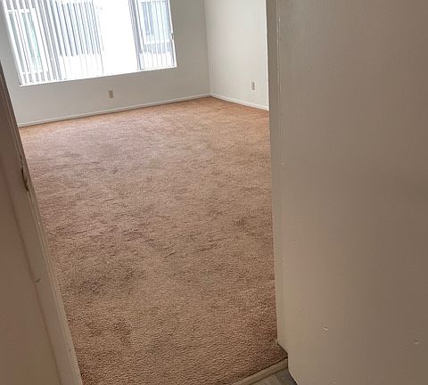 4th image of 1212 N Edgemont St #6