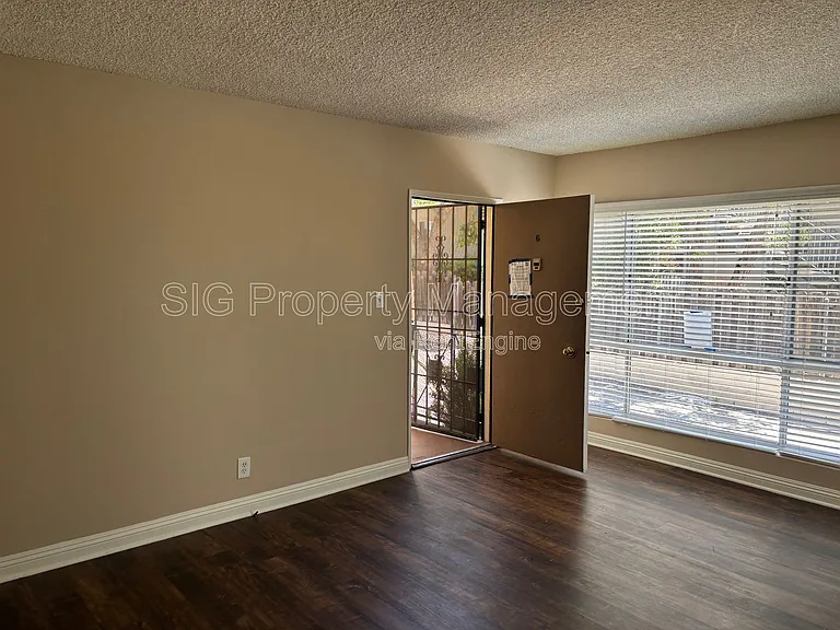 3104 Montrose Ave #6 — Photo 11