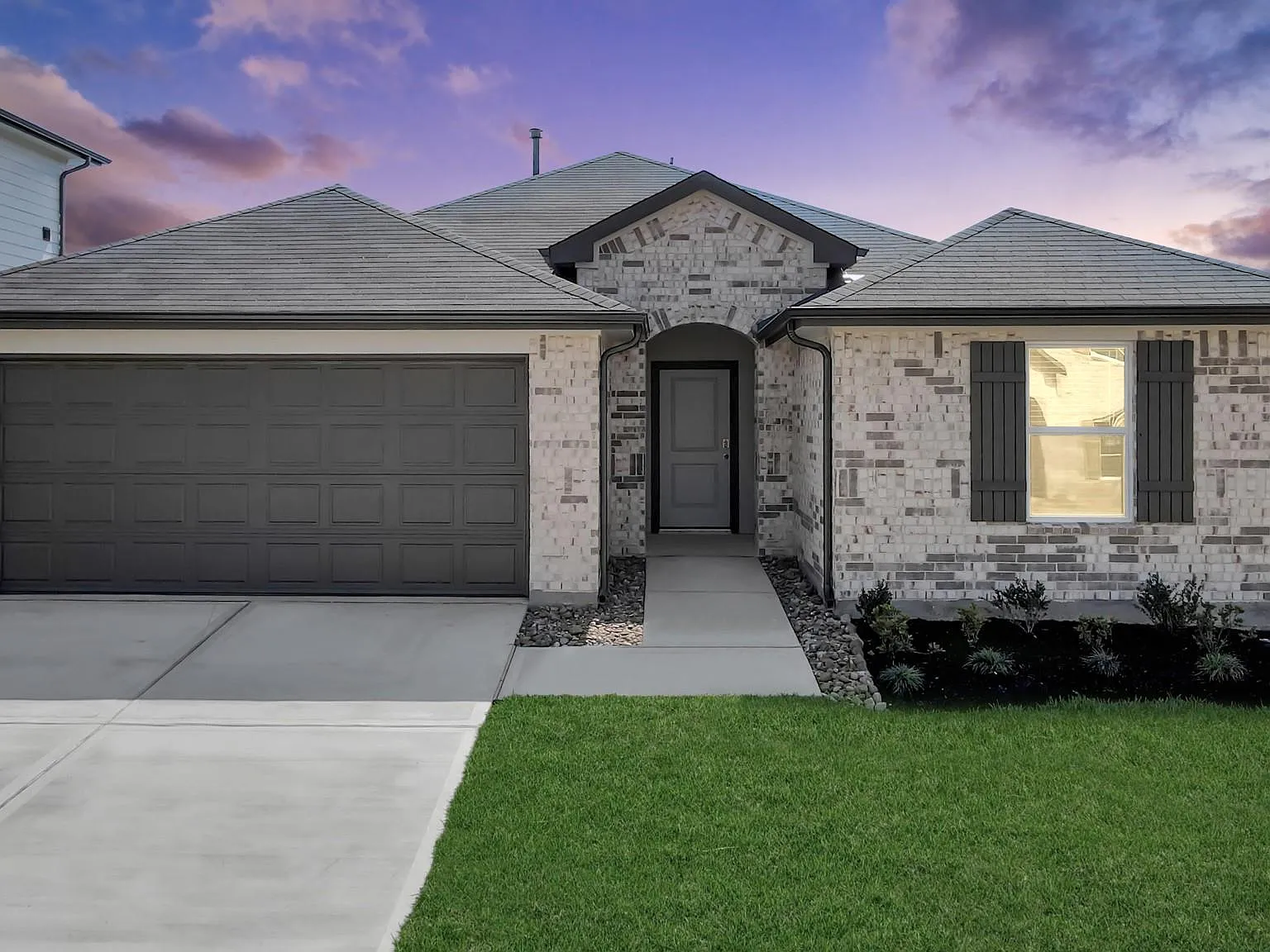4 bed, 2.0 bath, 1750 sqft, $2,200 — Photo 2