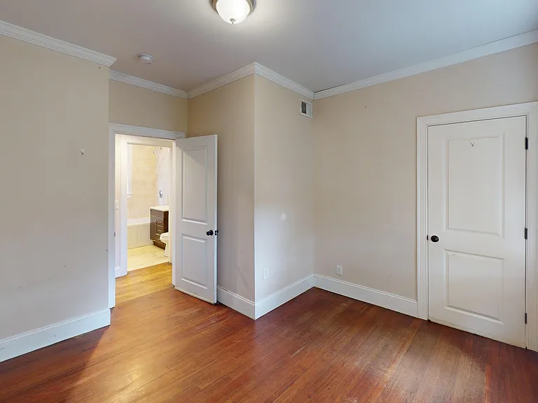 25 Chilcott Pl #1 — Photo 5